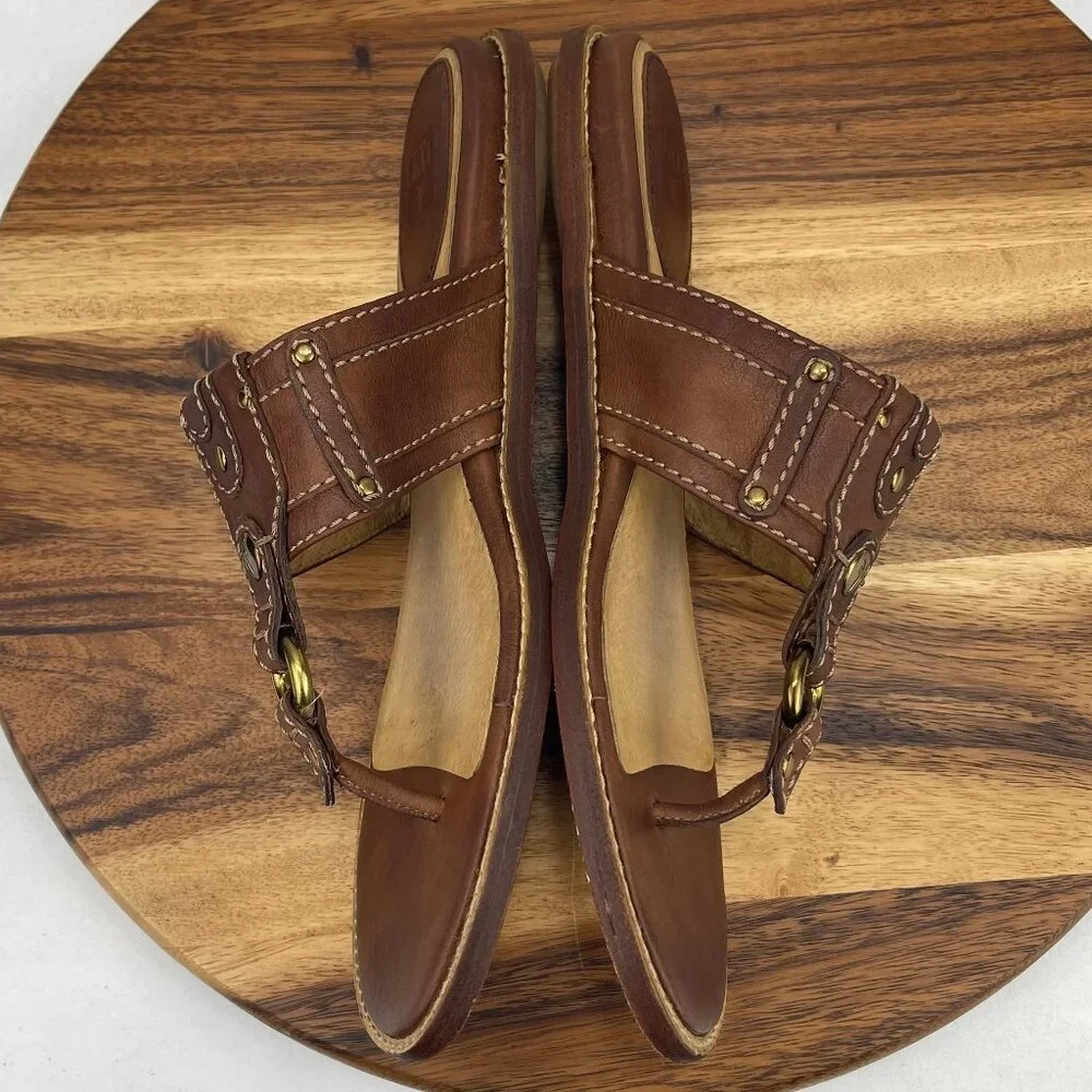 Frye Brown Leather Thong Sandals with Gold Hardware